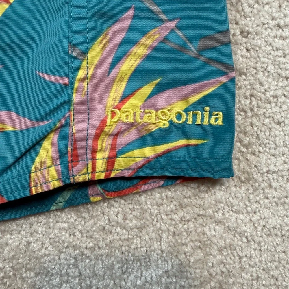 Patagonia‎ Board Shorts Mens 34 Teal Floral Bird of Paradise Swim Trunks Surf